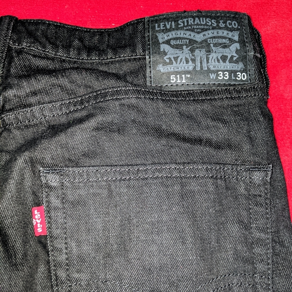 Levi's 33-30 jeans